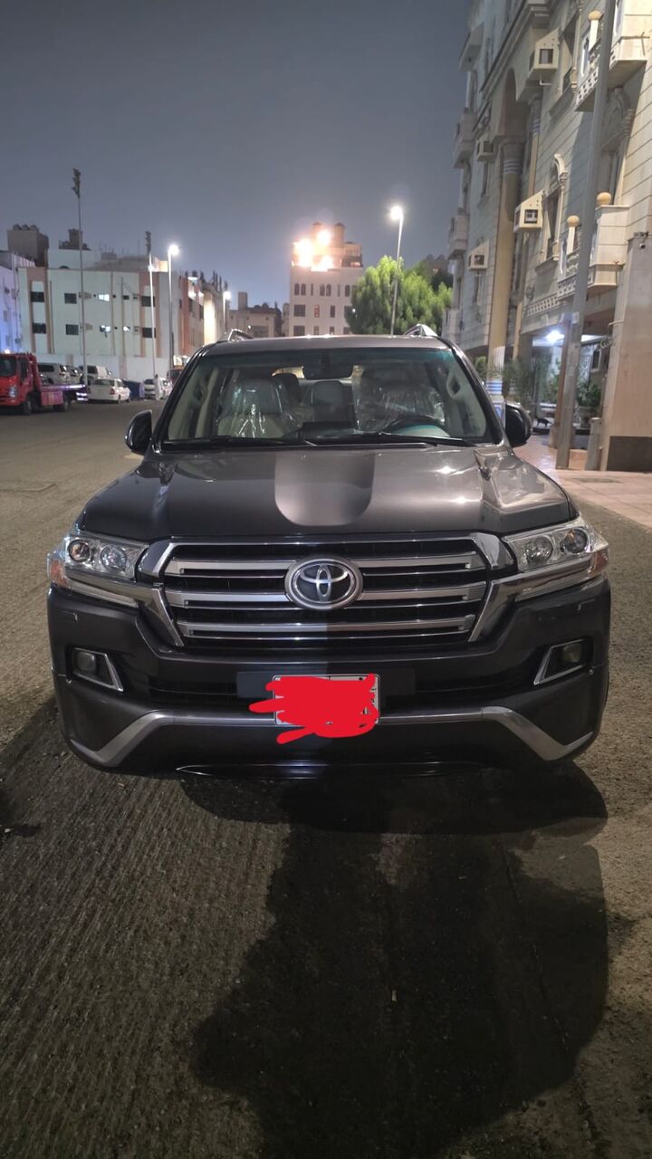Jeddah, Vehicles, Cars & Trucks , SAR 190000,  Toyota Land Cruiser LC200 V8,  2018,  Automatic,  142700 KM,  Original Color, Through Out Toyota Maintained