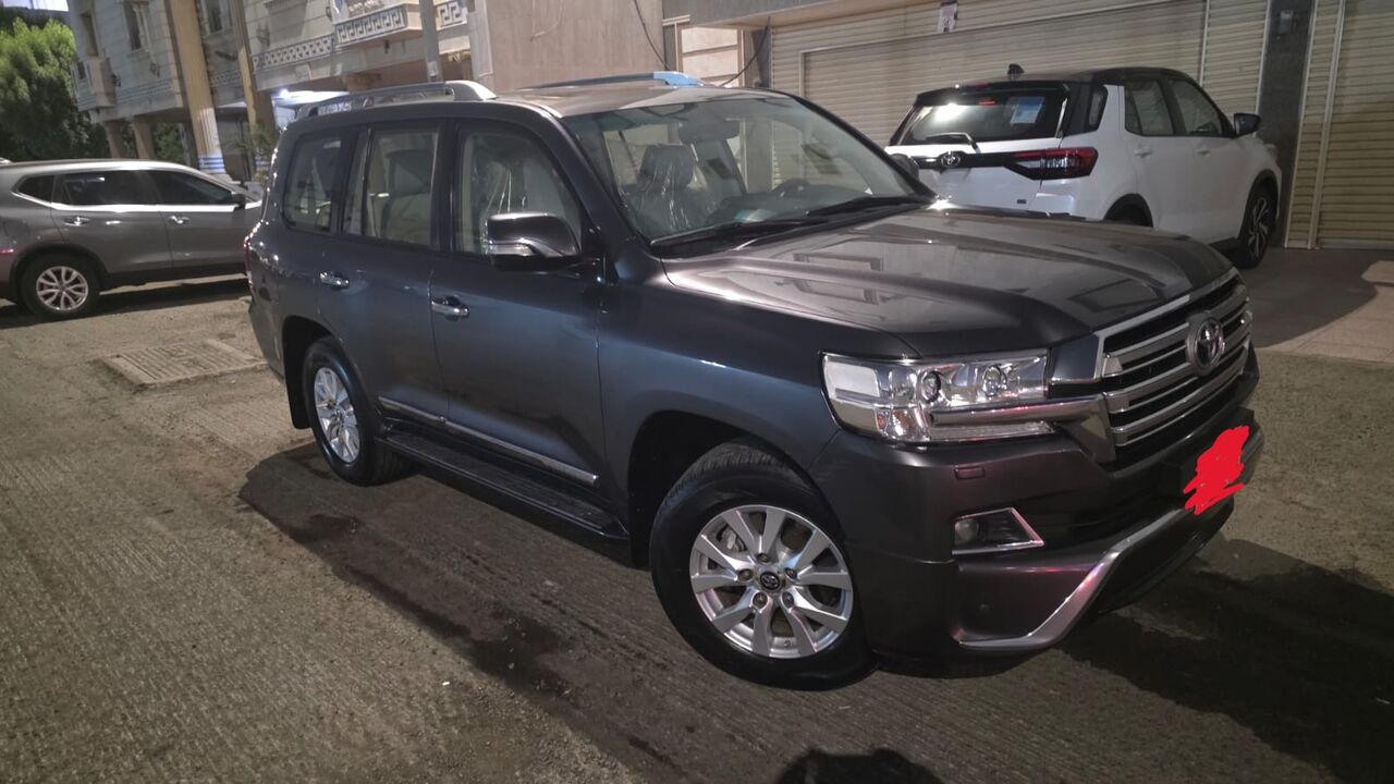 Jeddah, Vehicles, Cars & Trucks , SAR 190000,  Toyota Land Cruiser LC200 V8,  2018,  Automatic,  142700 KM,  Original Color, Through Out Toyota Maintained