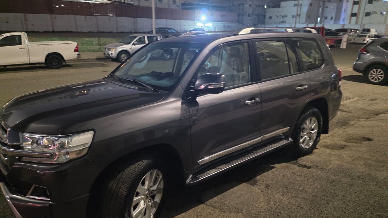 Jeddah, Vehicles, Cars & Trucks , SAR 190000,  Toyota Land Cruiser LC200 V8,  2018,  Automatic,  142700 KM,  Original Color, Through Out Toyota Maintained