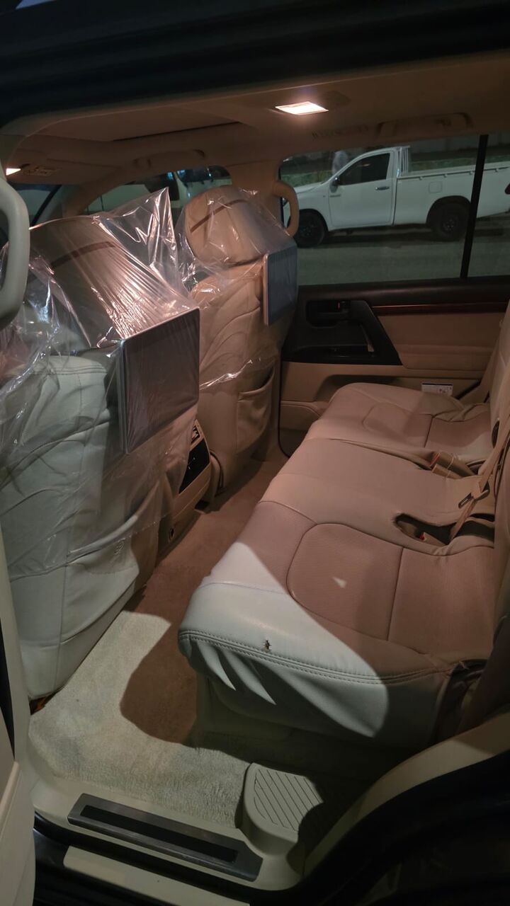 Jeddah, Vehicles, Cars & Trucks , SAR 190000,  Toyota Land Cruiser LC200 V8,  2018,  Automatic,  142700 KM,  Original Color, Through Out Toyota Maintained