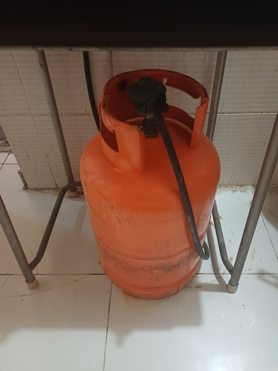 Al Aziziyah, Electronics, SAR 550,  Washig Mschine And Gas Cylinder