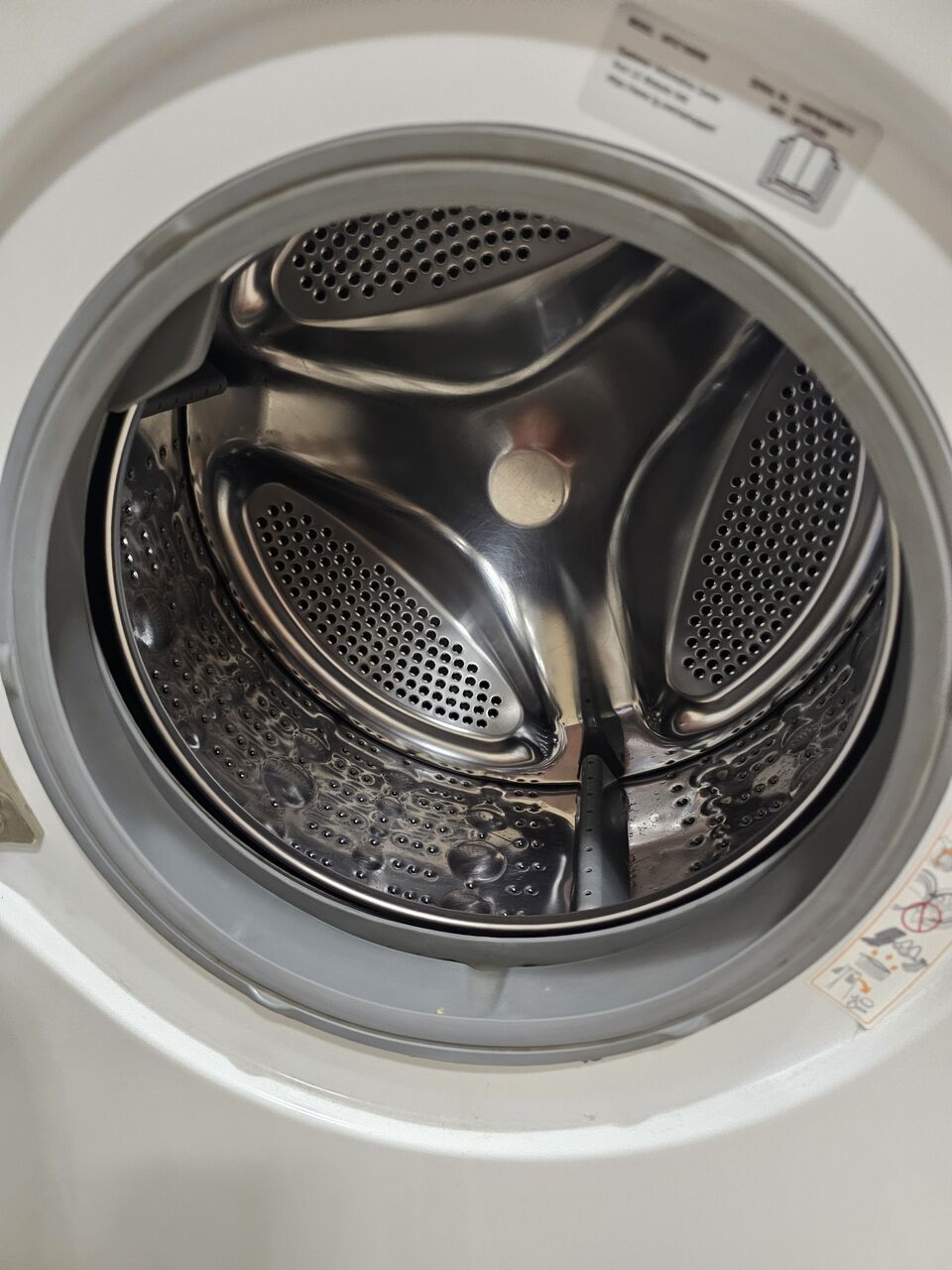 Riyadh, Appliances, SAR 1200,  LG 7 Kg Front Load Washing Machine