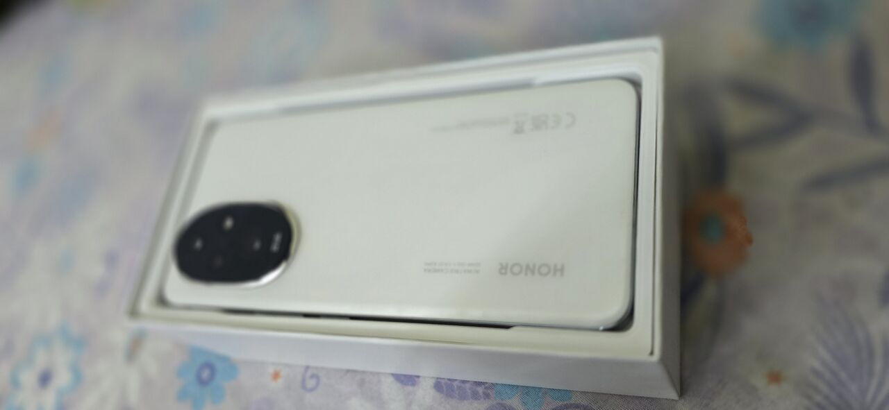 Hara, Mobile Phones, SAR 950,  Honor200 Moonlight White 12GB Ram 256GB Perfect Conditiin 10/10