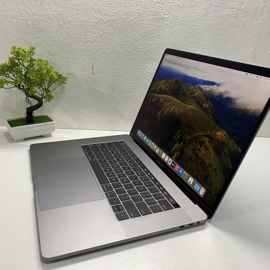 Riyadh, Computers, SAR 2750,  MacBook Pro I9 32gb Ram 500gb Ssd Look Like New