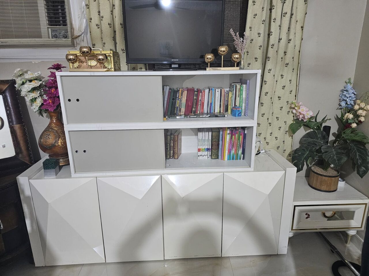 Al Rawdah, Furniture, SAR 1000,  Used Furnitures & Dining Table 6 Seater