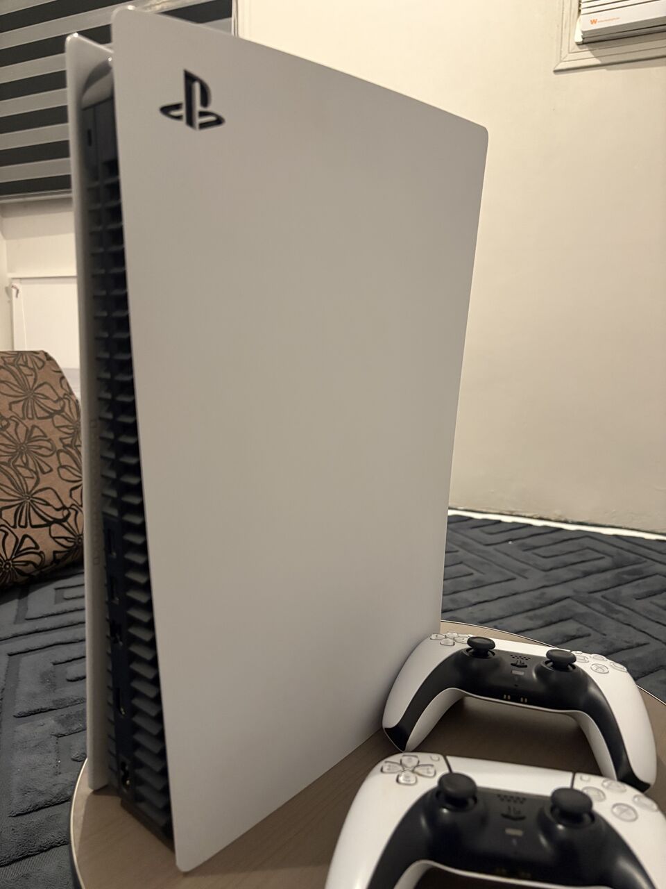 Jeddah, Video Games, SAR 1900,  Sony Ps5 Disc With 2 Controller