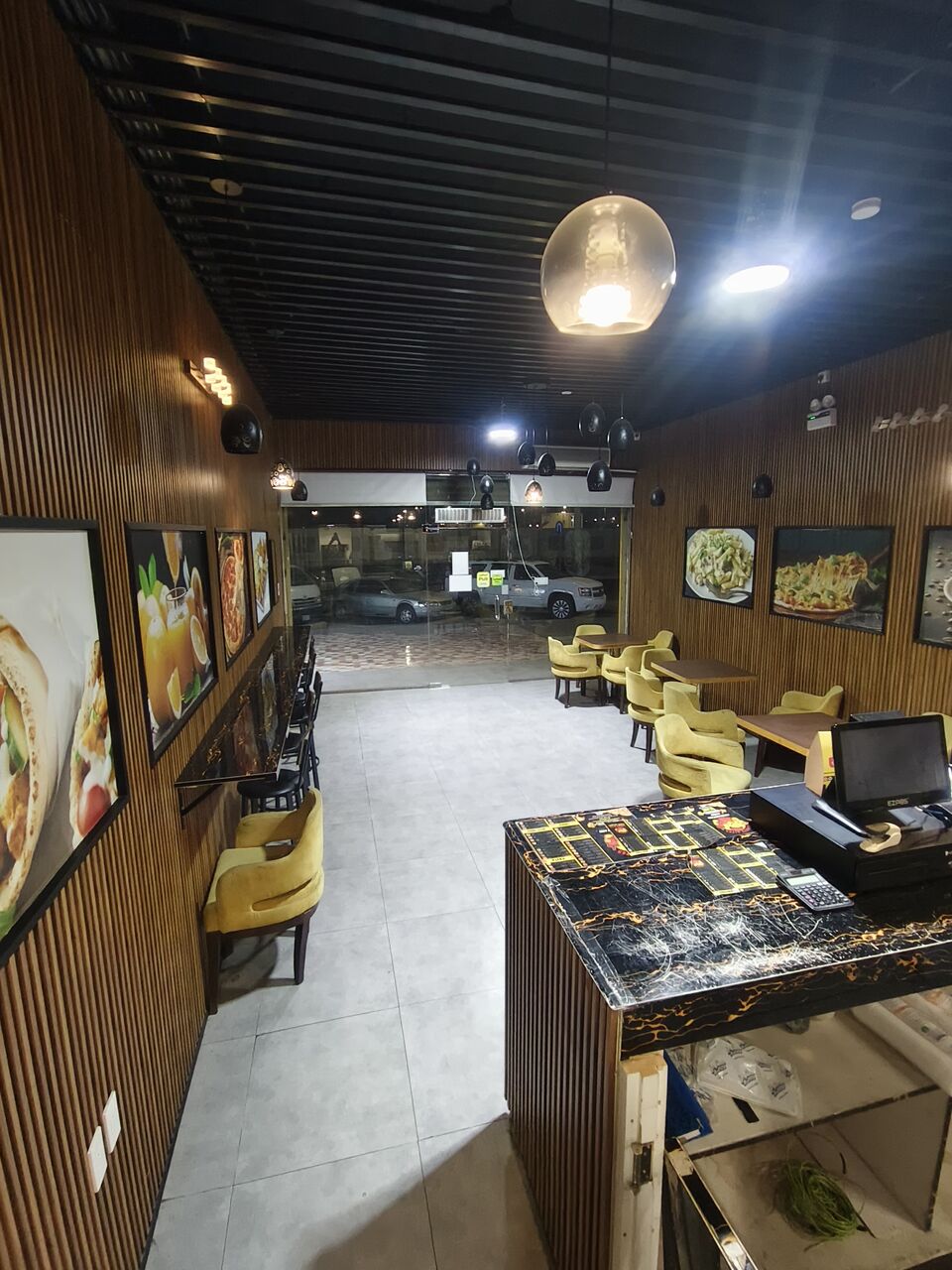 Dammam, Shops, SAR 50000,  300 Sq. Meter,  Restaurant Space & Licence For Transfer &ndash; Umar Al Khattab Street