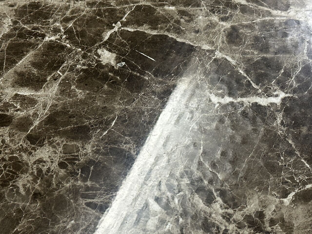 Jeddah, Furniture, SAR 499,  Synthetic Marble Big Size Dining Table With 4 Good Condition Chair 2.2 M Length 1.1m Width