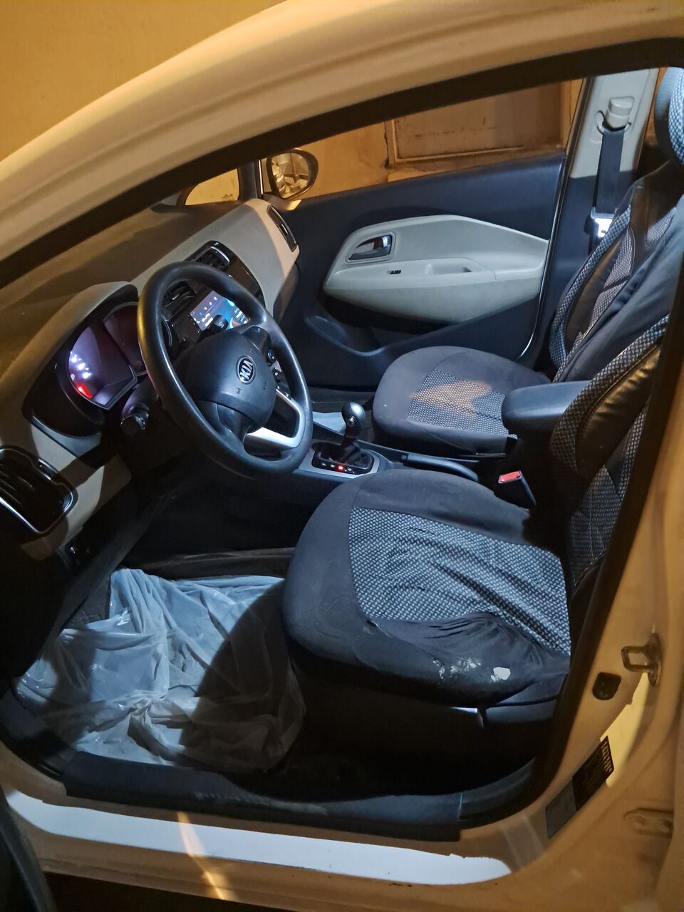 Riyadh, Vehicles, Cars & Trucks , SAR 20500,  Kia Rio,  2015,  Automatic,  215000 KM,