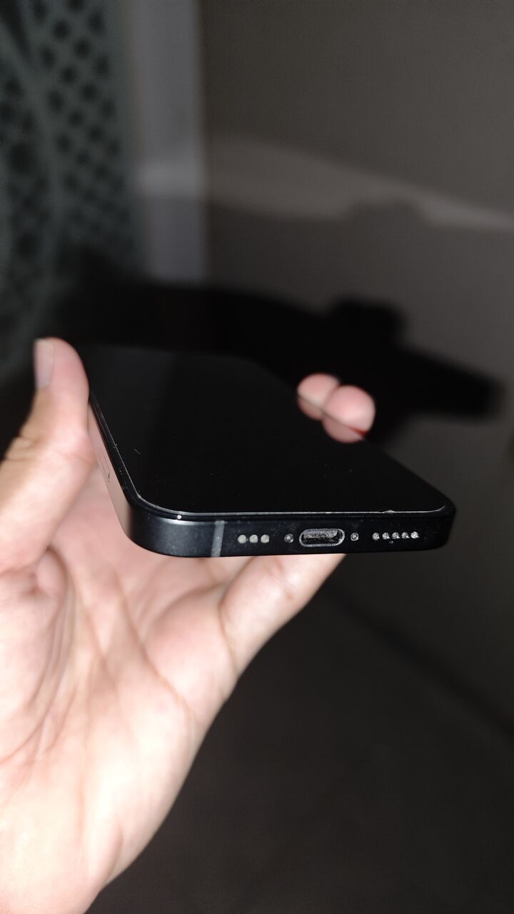Dhahran, Mobile Phones, SAR 1700,  IPhone 16e  128g Used No Faults