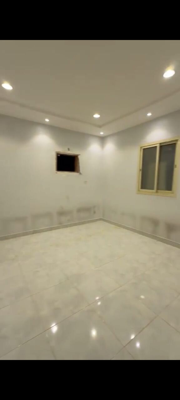 Al Saadah, Apartments, Flats, Houses & Villas, SAR 34000/year,  3 BR,  Specious Family Apartment First Floor With Large 3 Beadrooms And 2 Bath Seprate Electricit