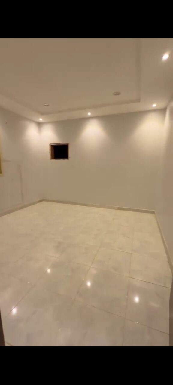 Al Saadah, Apartments, Flats, Houses & Villas, SAR 34000/year,  3 BR,  Specious Family Apartment First Floor With Large 3 Beadrooms And 2 Bath Seprate Electricit