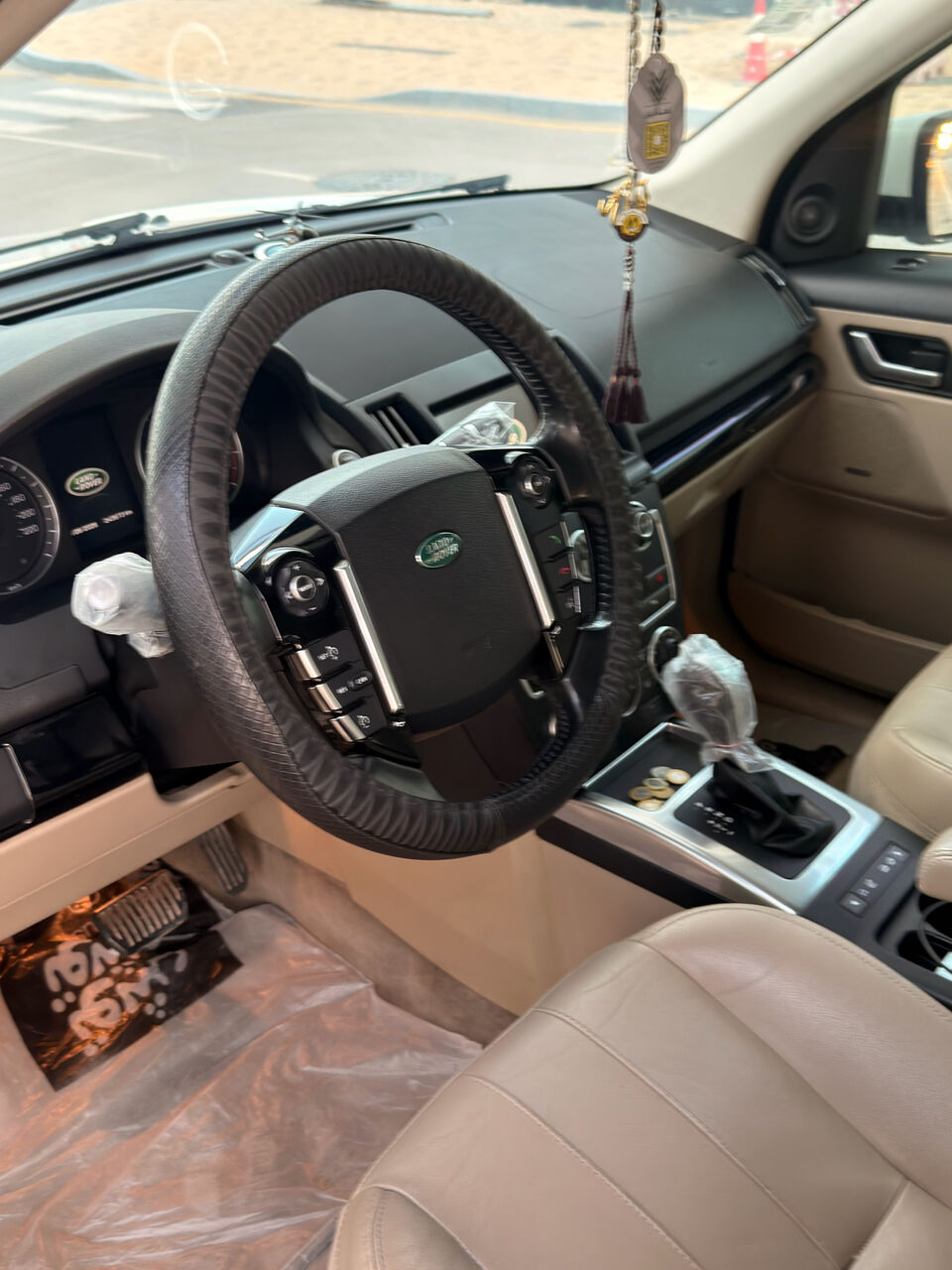 Al Qadisiyah, Vehicles, Cars & Trucks , SAR 30000,  Land Rover LR2,  2015,  Automatic,  248000 KM,