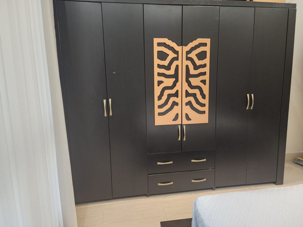 Riyadh, Furniture, SAR 800,  Complete Bedroom Set For Sale &ndash; King Size   Riyadh
