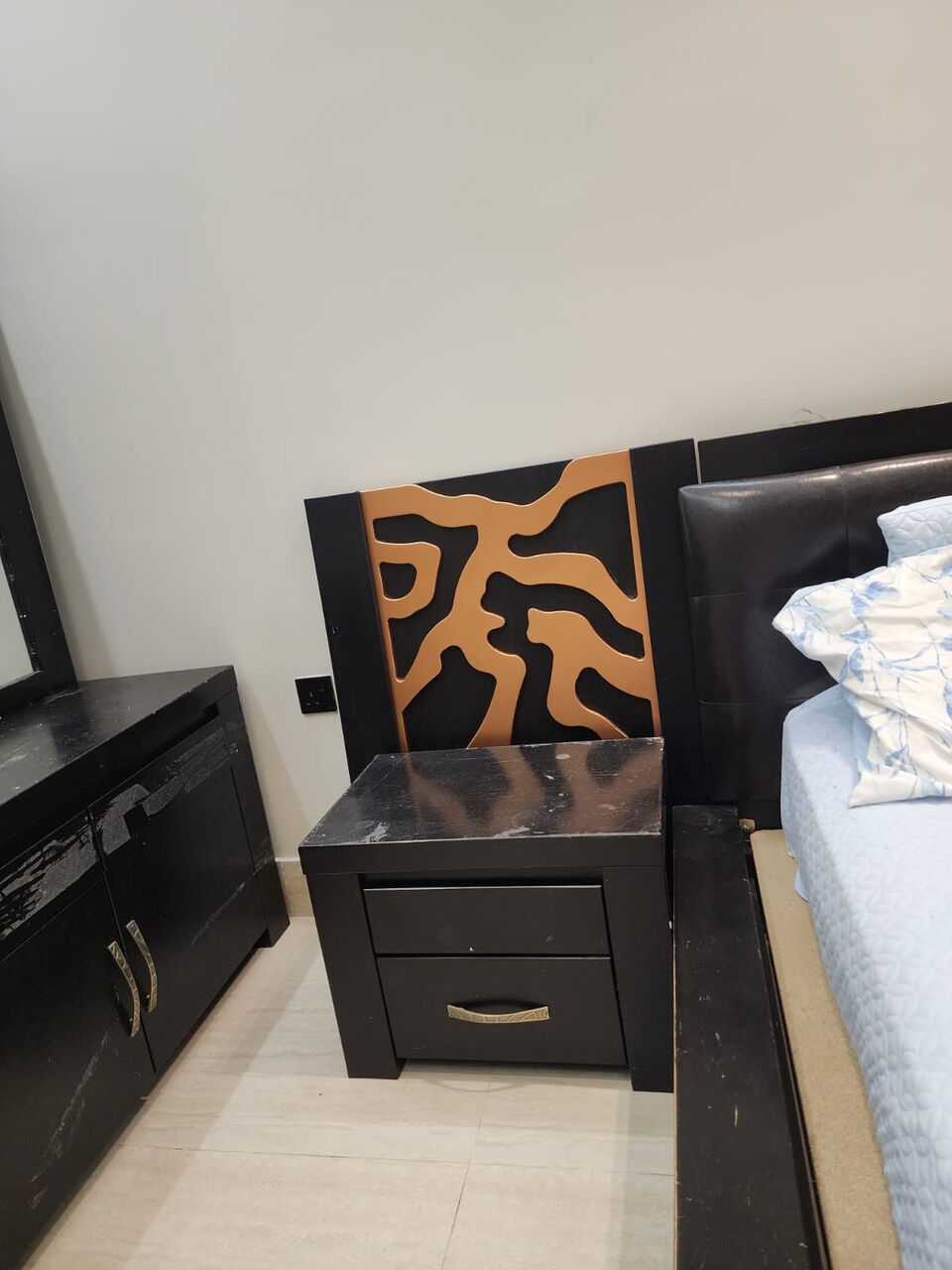 Riyadh, Furniture, SAR 800,  Complete Bedroom Set For Sale &ndash; King Size   Riyadh