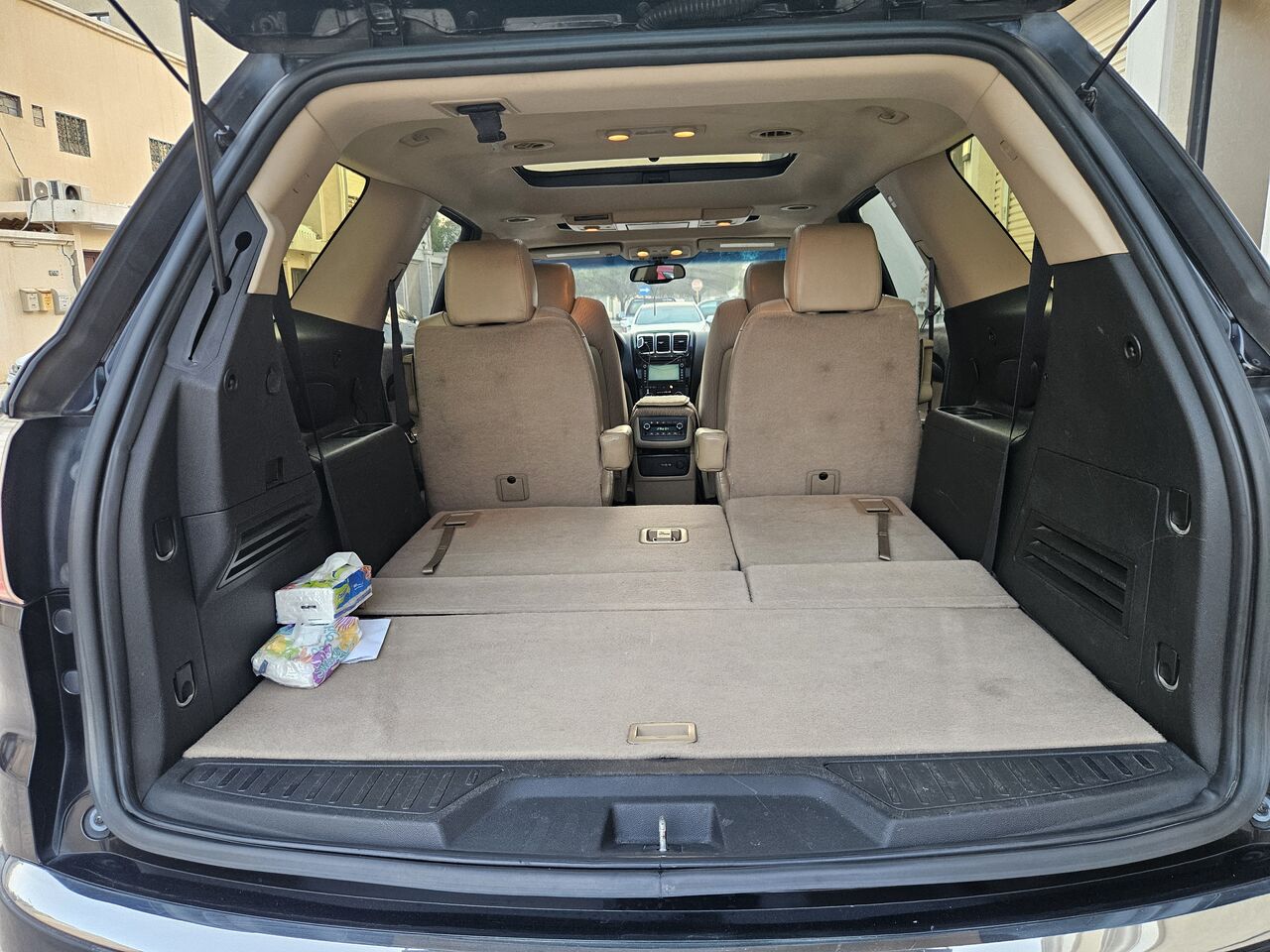 Riyadh, Vehicles, Cars & Trucks , SAR 23000,  Gmc Acadia Denali,  2011,  Automatic,  364000 KM,  For Sale:   &ndash; AWD