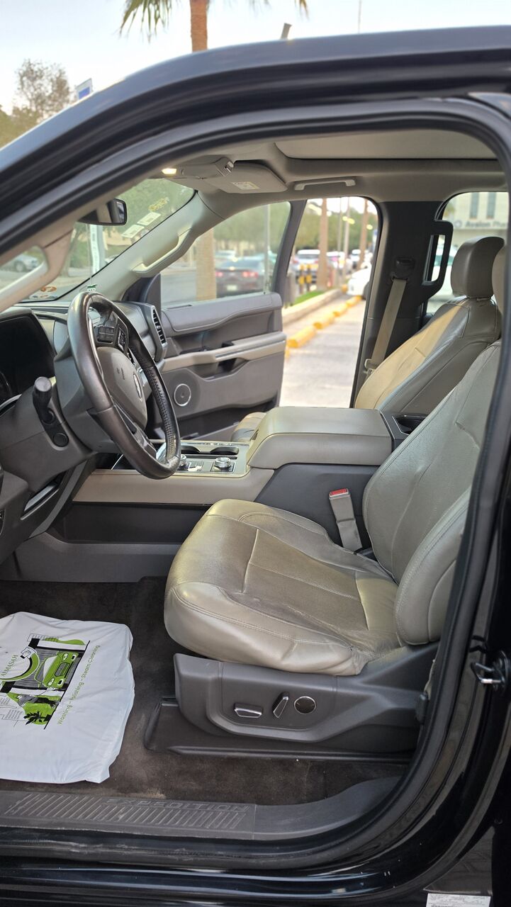 Al Sulaymaniyyah, Vehicles, Cars & Trucks , SAR 85000,  Ford Expedition XLT,  2018,  Automatic,  196000 KM,    Panorama -  - 85000 Sar (slightly Negotiable)