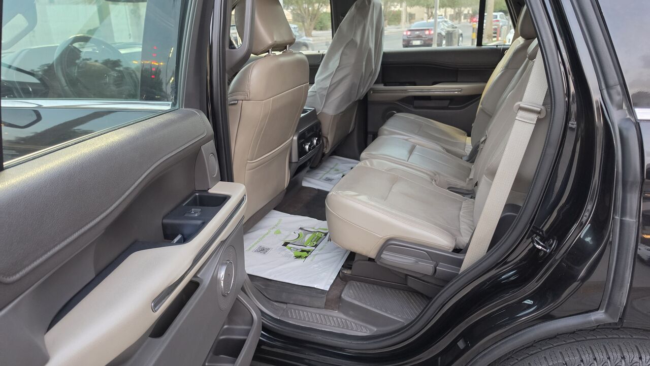 Al Sulaymaniyyah, Vehicles, Cars & Trucks , SAR 85000,  Ford Expedition XLT,  2018,  Automatic,  196000 KM,    Panorama -  - 85000 Sar (slightly Negotiable)