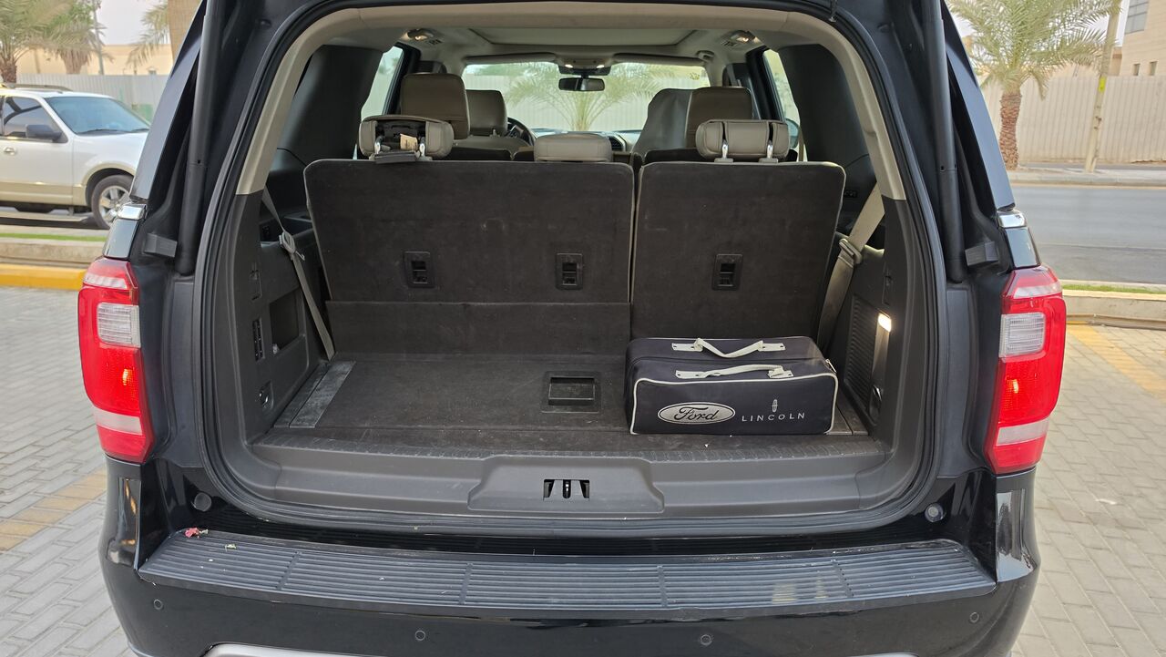 Al Sulaymaniyyah, Vehicles, Cars & Trucks , SAR 85000,  Ford Expedition XLT,  2018,  Automatic,  196000 KM,    Panorama -  - 85000 Sar (slightly Negotiable)