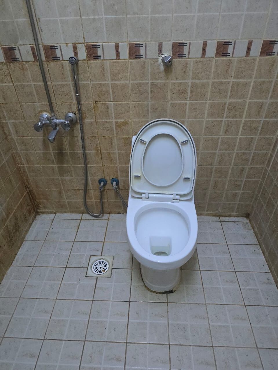 Al Malaz, Rooms for Rent, Furnished,  🏠 ROOM FOR RENT 📍 Ishara Rail Area, Riyadh  A Clean, Neat, And Comfortable Room Is Avail
