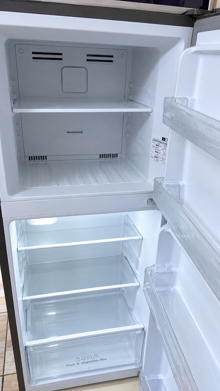 Jeddah, Appliances, SAR 850,  Hisense Refrigerator For Sale &ndash; 5\.4 Cu\. Ft\. Silver, No\-Frost Freezer