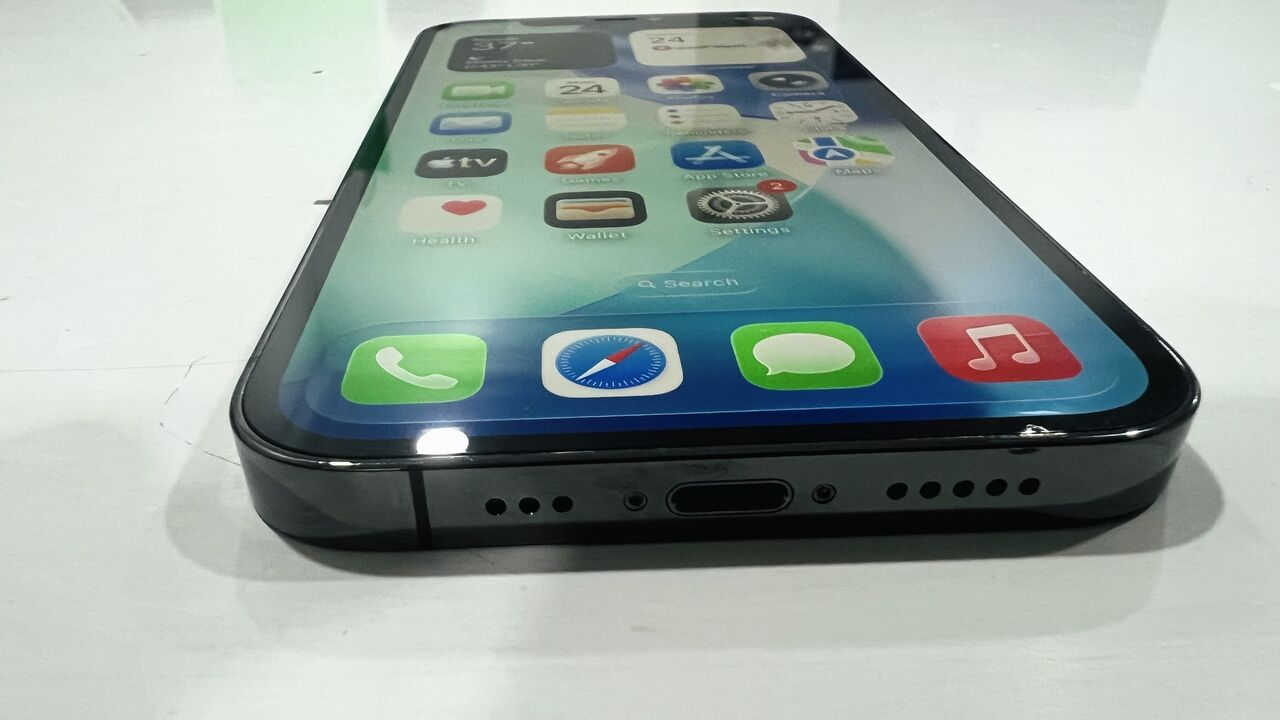 Dammam, Mobile Phones, SAR 1450,  IPhone 13 Pro 128 GB Grey 90% Battery