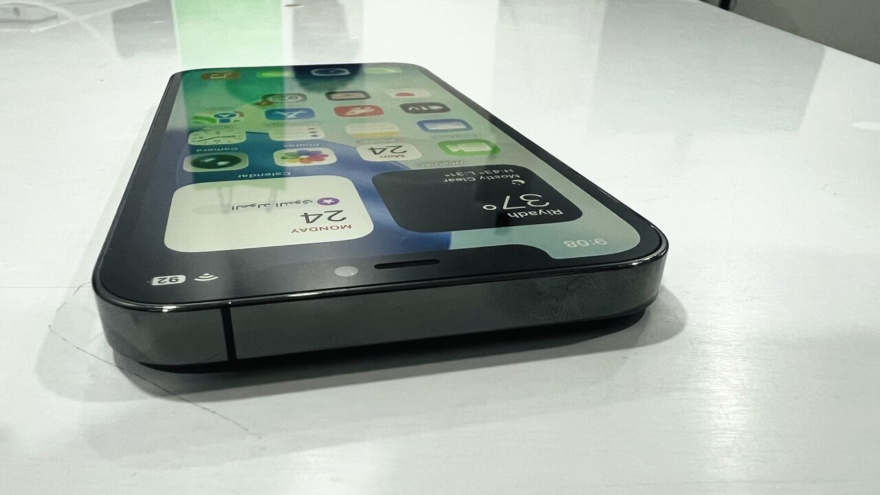 Dammam, Mobile Phones, SAR 1450,  IPhone 13 Pro 128 GB Grey 90% Battery