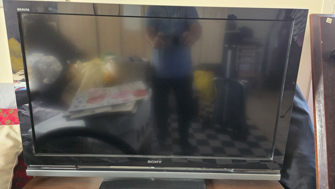 Riyadh, Electronics, SAR 350,  Sony Bravia 40" LCD TV