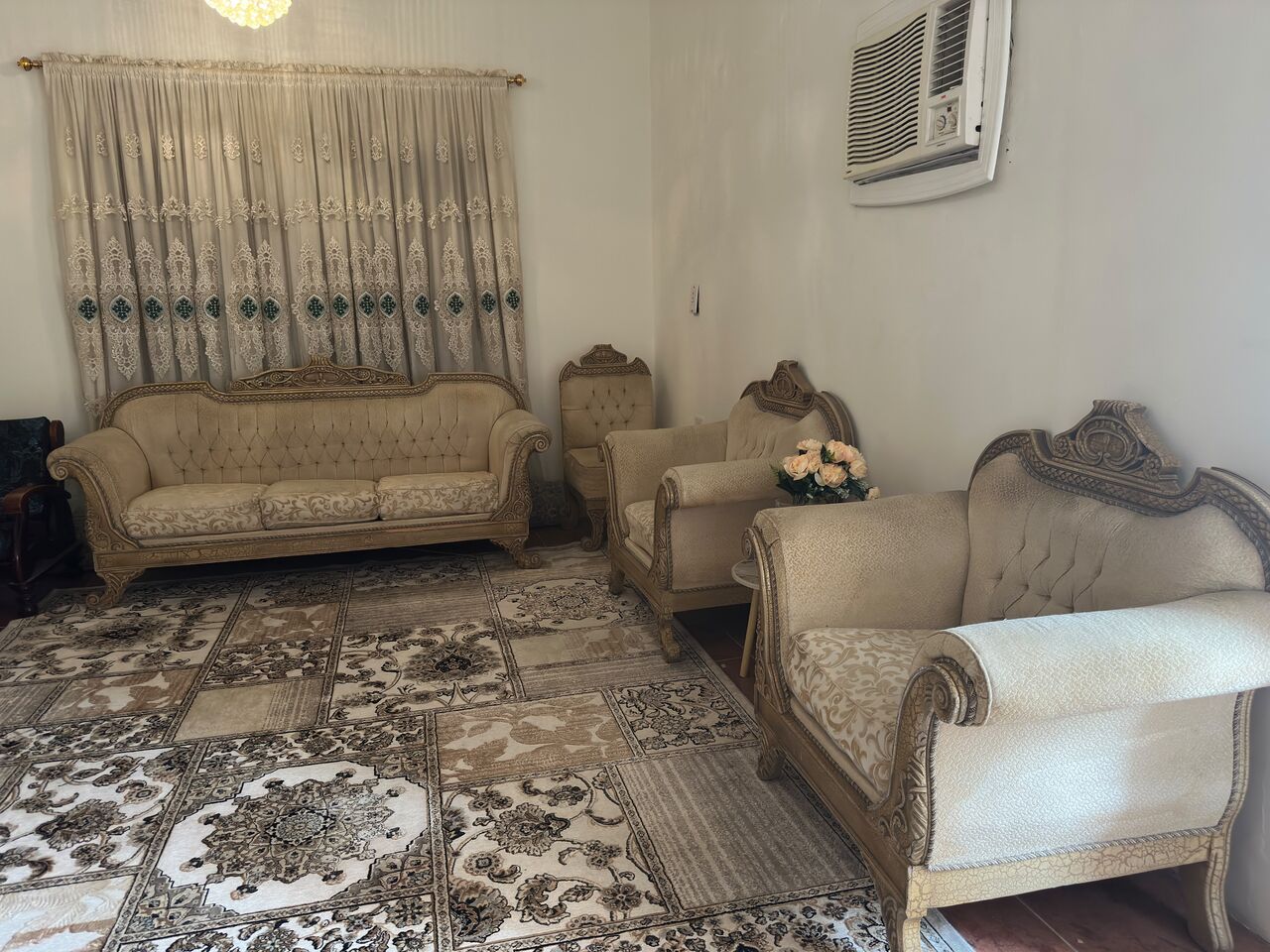 Jeddah, Furniture, SAR 800,  9 Seater Sofa Set & Dinning Table