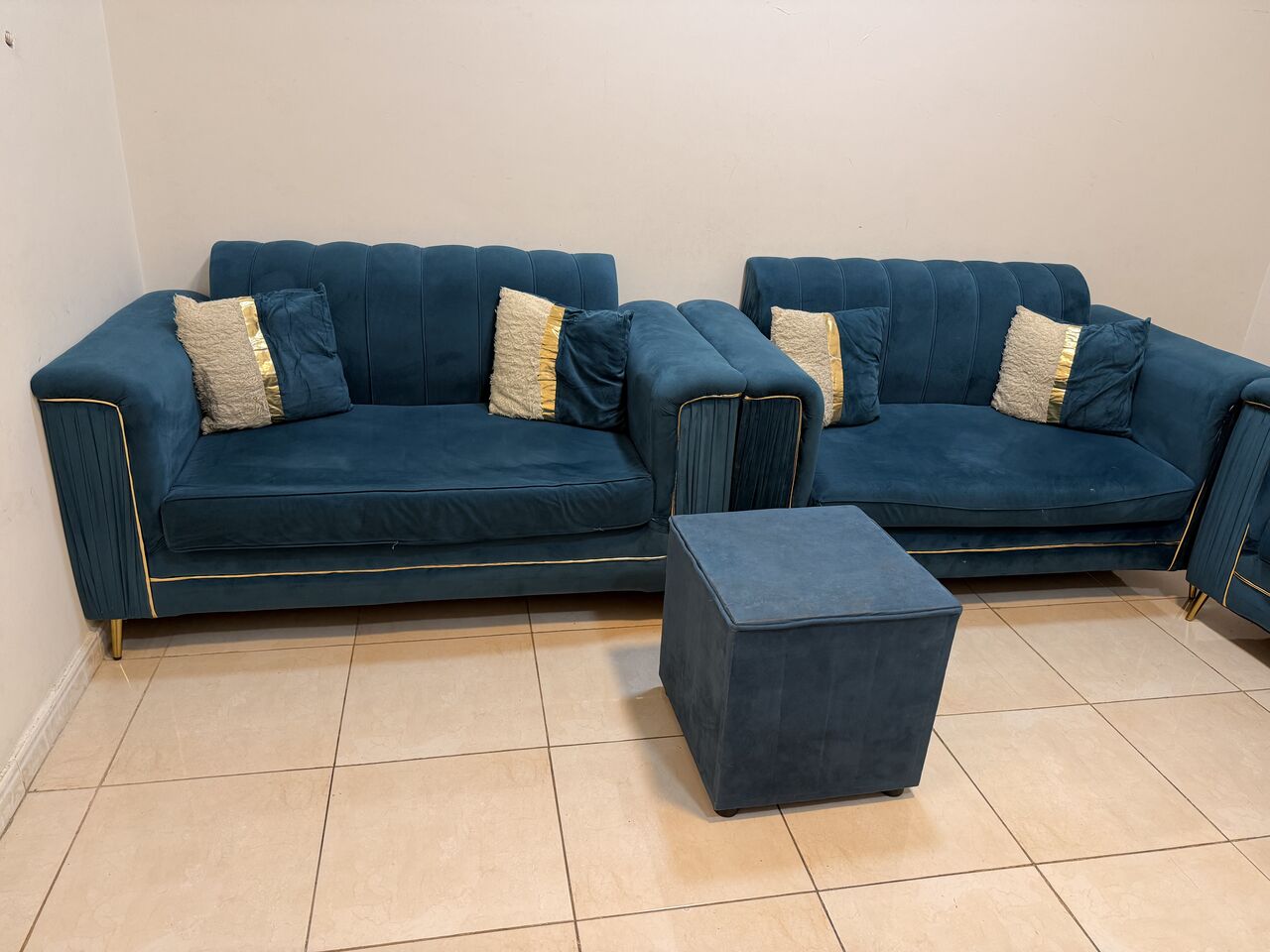 Al Nazlah Al Yamaniyah, Furniture, SAR 800,  Sofa Set For Sale