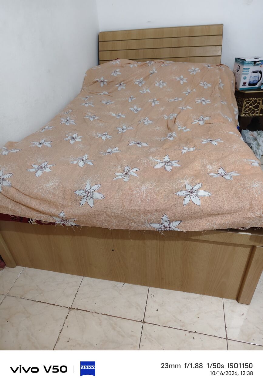 Jeddah, Furniture, SAR 375,  🛏️ URGENT SALE – MEDIUM-SIZED BED  For Immediate Sale