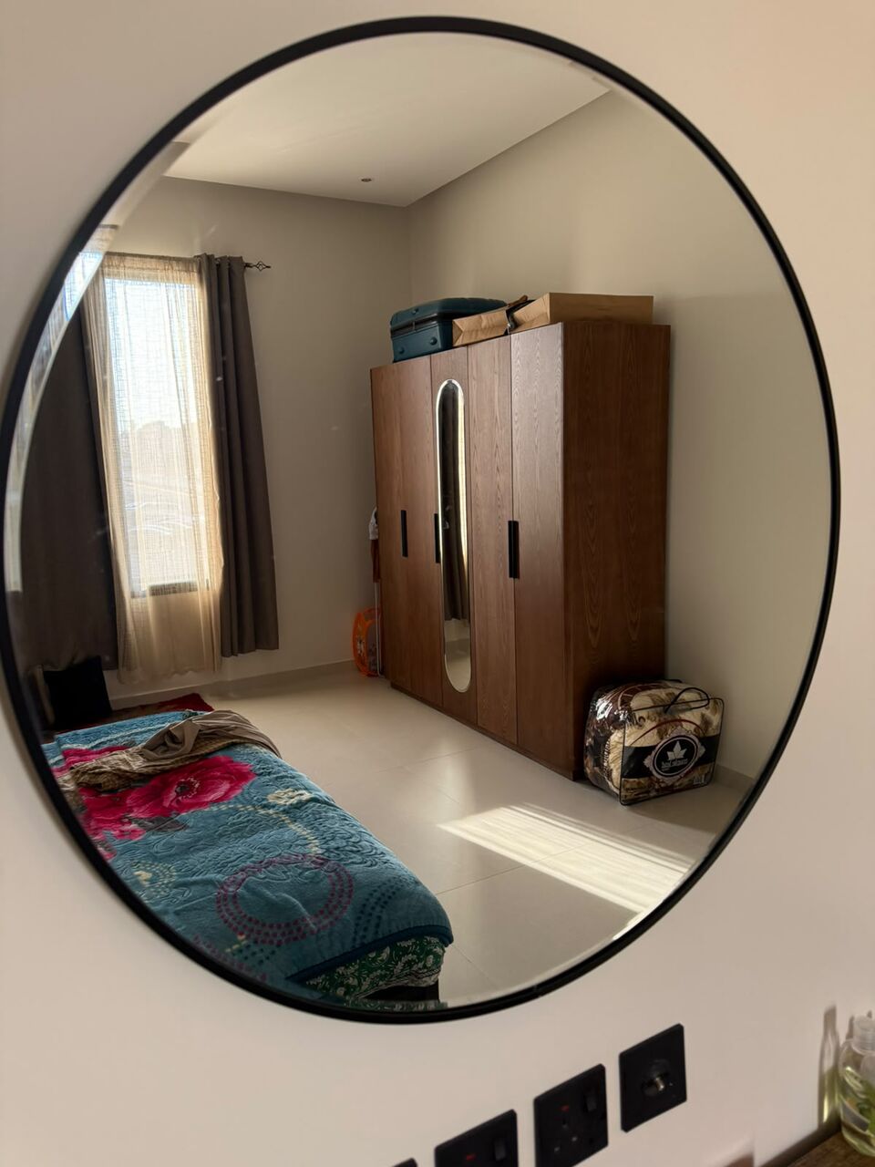 Riyadh, Furniture, SAR 185,  Black Round Wall Mirror