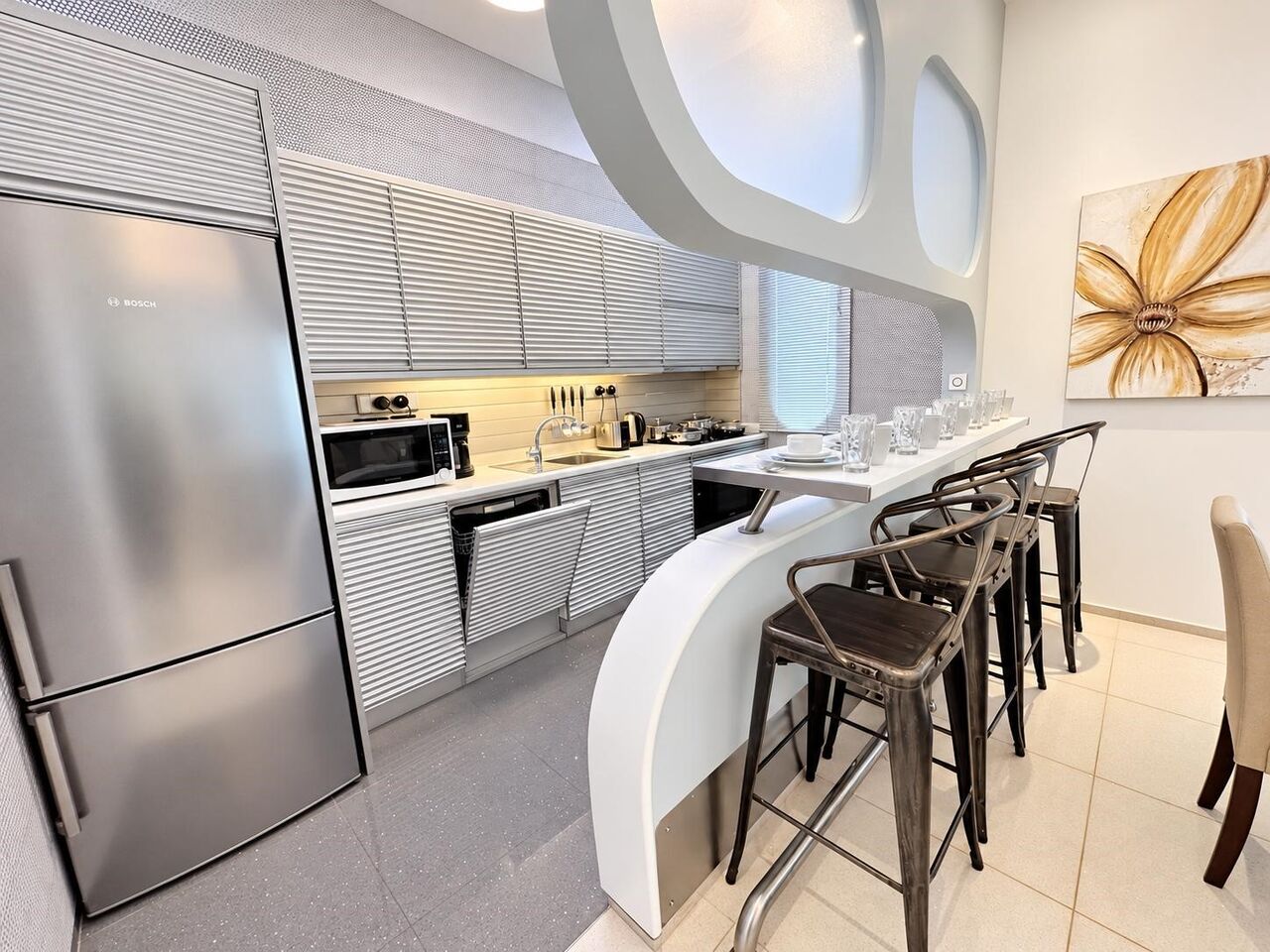 Kuwait City, Apartments, Flats, Houses & Villas, KWD 700/month,  3 BR,  180 Sq. Meter,  Modern Chic Furnished 3-Bedroom Apartment In Jabriya
