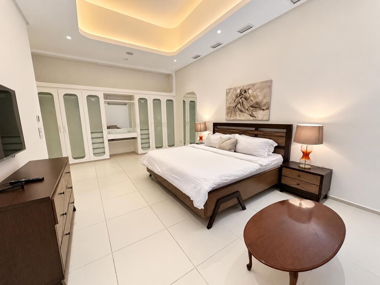Kuwait City, Apartments, Flats, Houses & Villas, KWD 700/month,  3 BR,  180 Sq. Meter,  Modern Chic Furnished 3-Bedroom Apartment In Jabriya