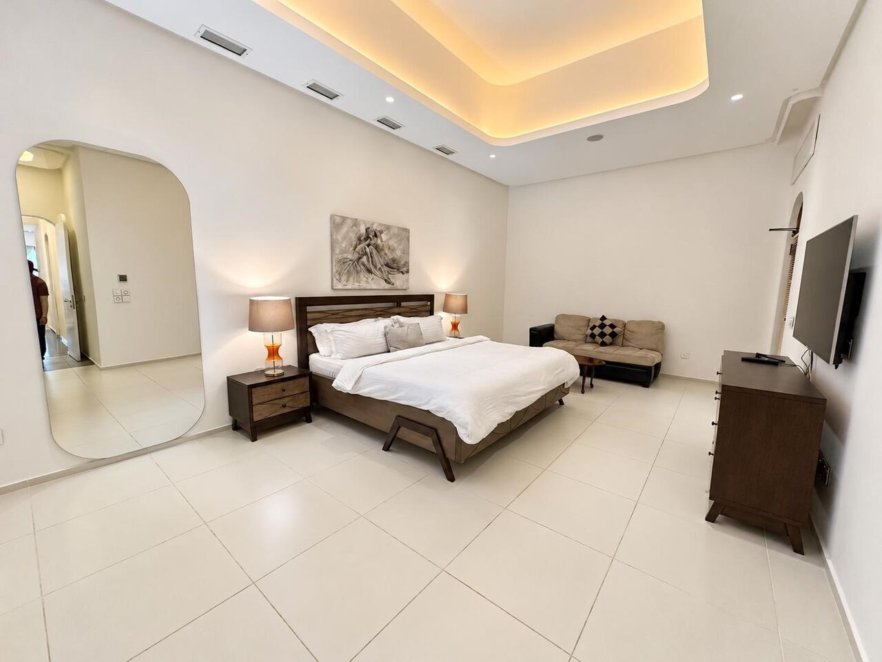 Kuwait City, Apartments, Flats, Houses & Villas, KWD 700/month,  3 BR,  180 Sq. Meter,  Modern Chic Furnished 3-Bedroom Apartment In Jabriya