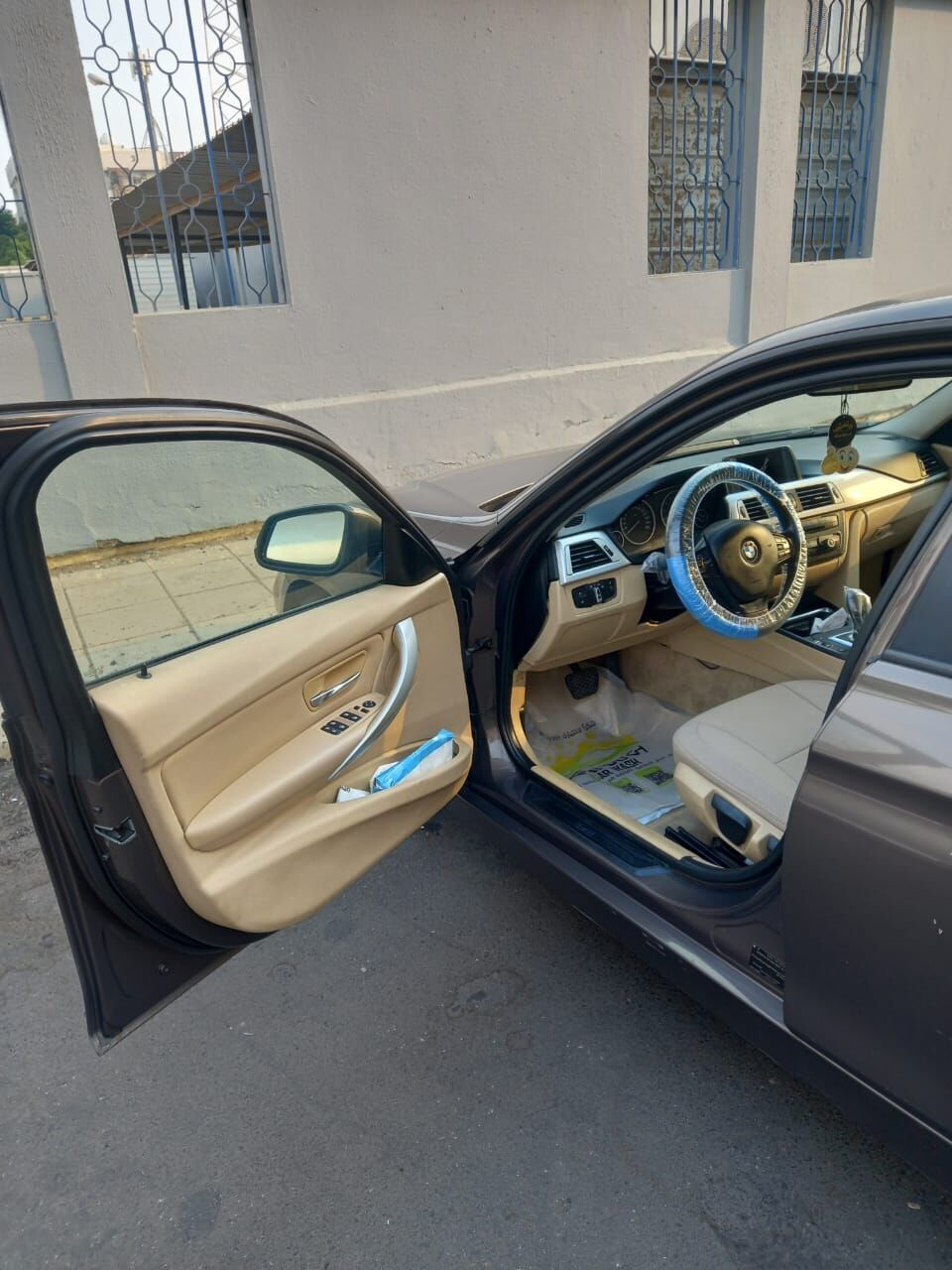 Jeddah, Vehicles, Cars & Trucks , SAR 30000,  BMW 320i,  2012,  Automatic,  261000 KM,  For Sale   In Very Good Condition