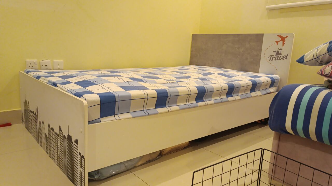 Madinah, Furniture, SAR 600,  🛏️ Home Centre Bed For Sale  ✨ 💰 Selling For: SAR 600 (negotiable)
