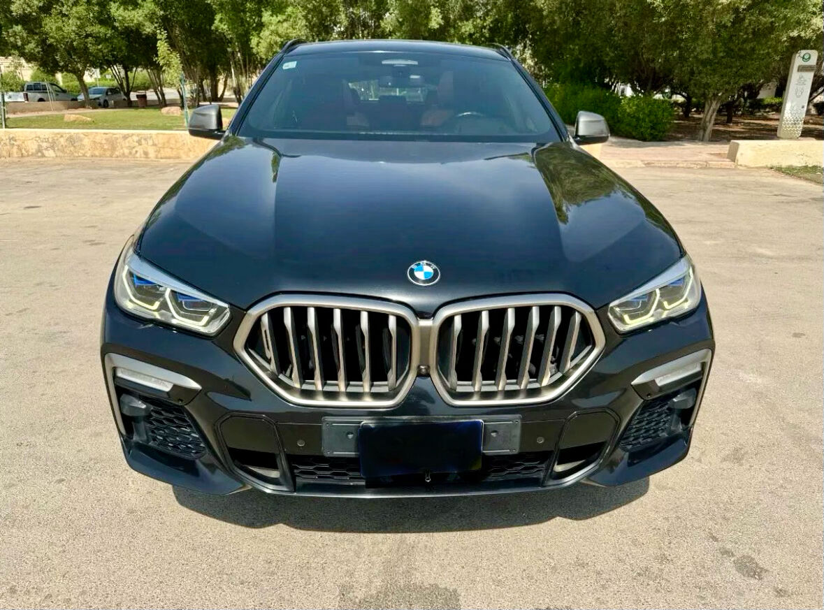 Riyadh, Vehicles, Cars & Trucks , SAR 235000,  Bmw X6,  2021,  Automatic,  124000 KM,   M50i