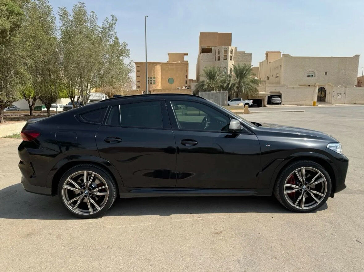 Riyadh, Vehicles, Cars & Trucks , SAR 235000,  Bmw X6,  2021,  Automatic,  124000 KM,   M50i