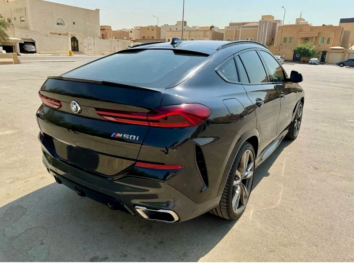 Riyadh, Vehicles, Cars & Trucks , SAR 235000,  Bmw X6,  2021,  Automatic,  124000 KM,   M50i