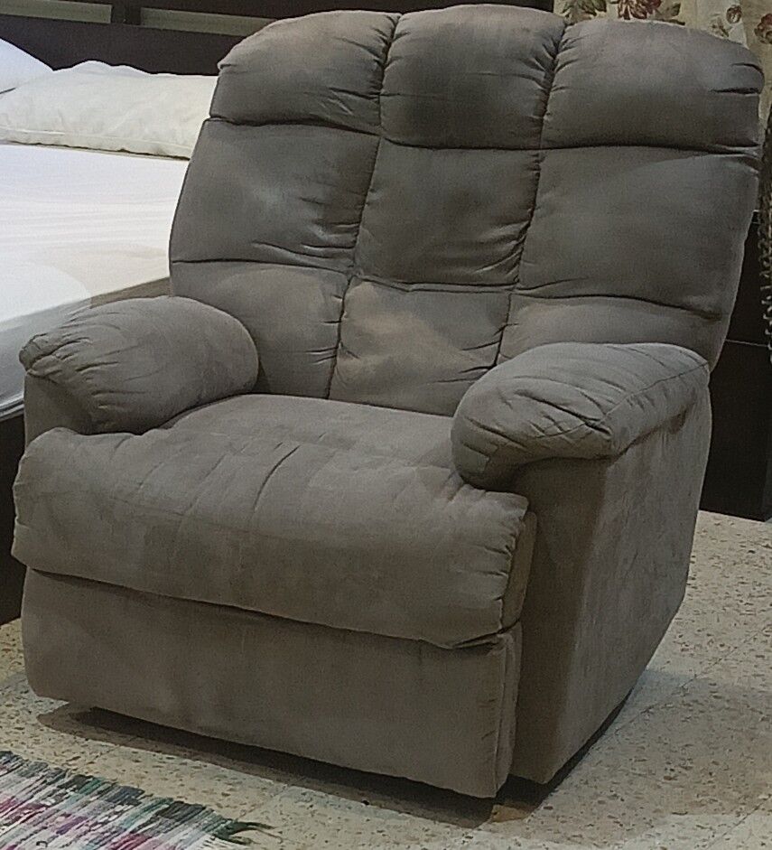 Riyadh, Furniture, SAR 600,  Recliner Single Sofa Chair For Sale