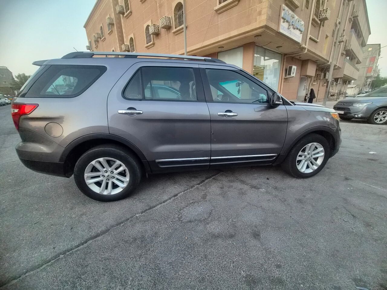 Riyadh, Vehicles, Cars & Trucks , SAR 38000,  Ford Explorer XLT, 4WD,  2013,  Automatic,  282000 KM,   Ford Explorer XLT 4WD For Sale