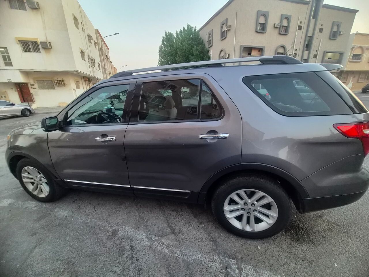 Riyadh, Vehicles, Cars & Trucks , SAR 38000,  Ford Explorer XLT, 4WD,  2013,  Automatic,  282000 KM,   Ford Explorer XLT 4WD For Sale