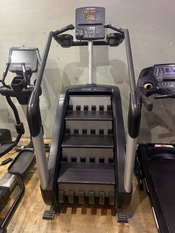Riyadh, Sporting Goods, SAR 12000,  Life Fitness PowerMill | Elevate Your Cardio Engine STAIR CLIMBER