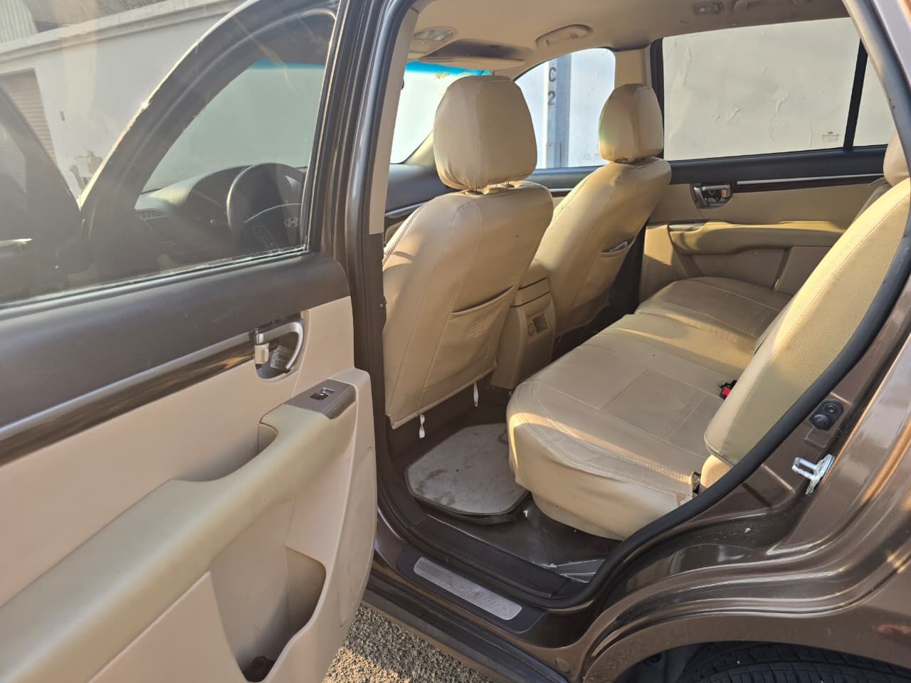 Jeddah, Vehicles, Cars & Trucks , SAR 23000,  Hyundai Santa Fe,  2012,  Automatic,  320000 KM,  , , 3.5L 6-cylinder Engine 4WD, Selling Urgently