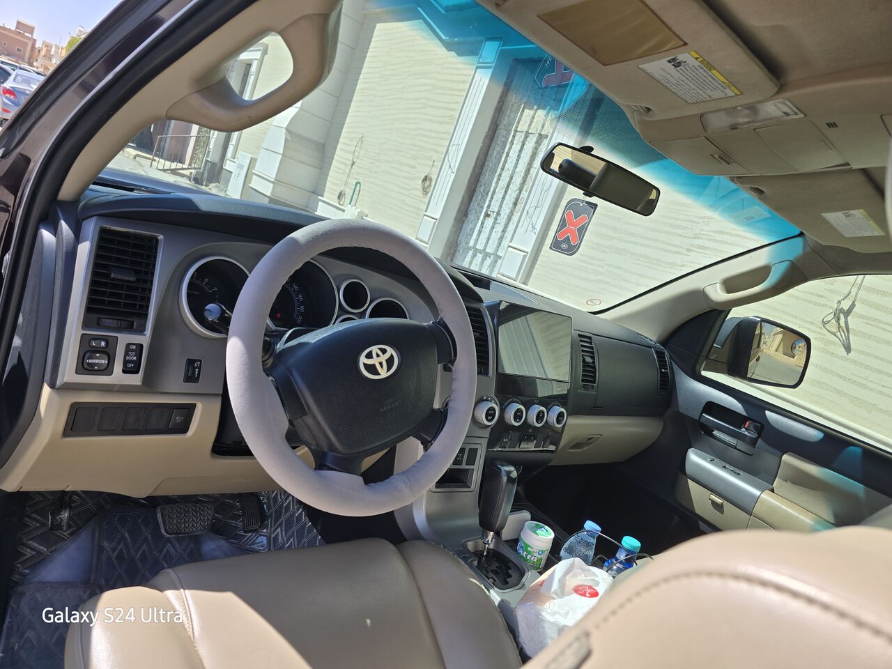 Riyadh, Vehicles, Cars & Trucks , SAR 58000,  Toyota Sequoia 2012 | 5.7L V8 | Burgundy | Family SUV,  2012,  Automatic,  328000 KM,  |||