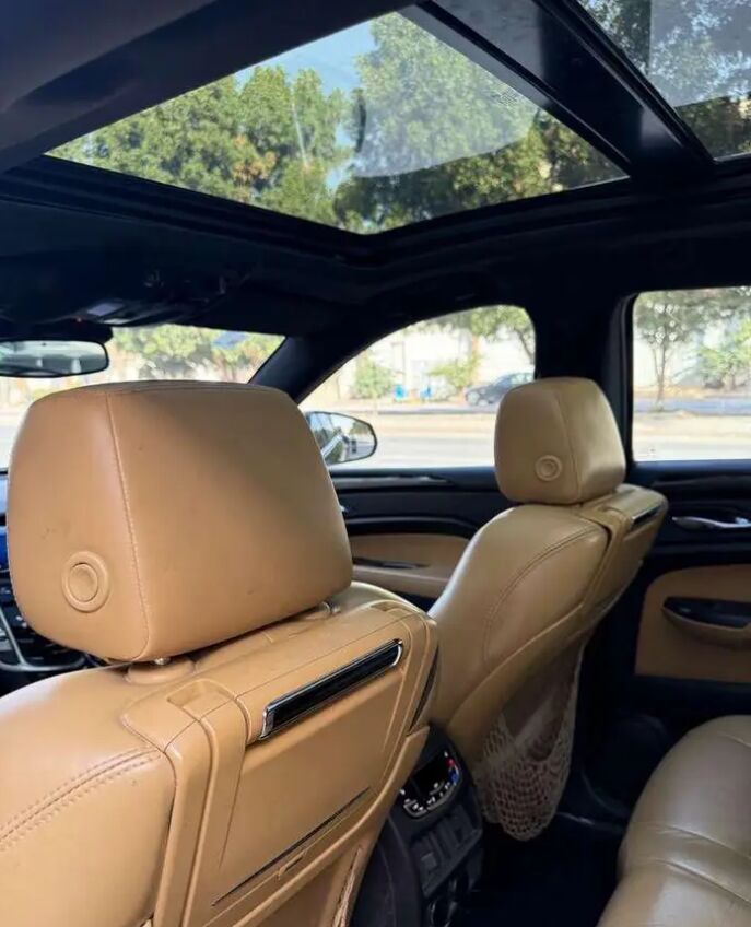 Riyadh, Vehicles, Cars & Trucks , SAR 36000,  Cadillac SRX 2014 Premium,  2014,  Automatic,  180000 KM,