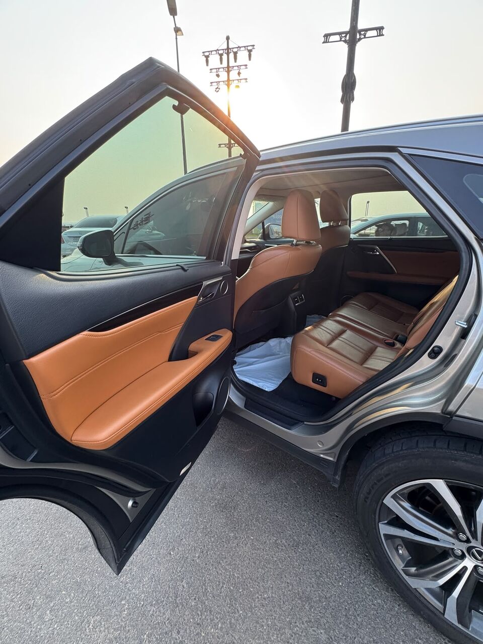 Jeddah, Vehicles, Cars & Trucks , SAR 145000,  Lexus RX,  2020,  Automatic,  166000 KM,