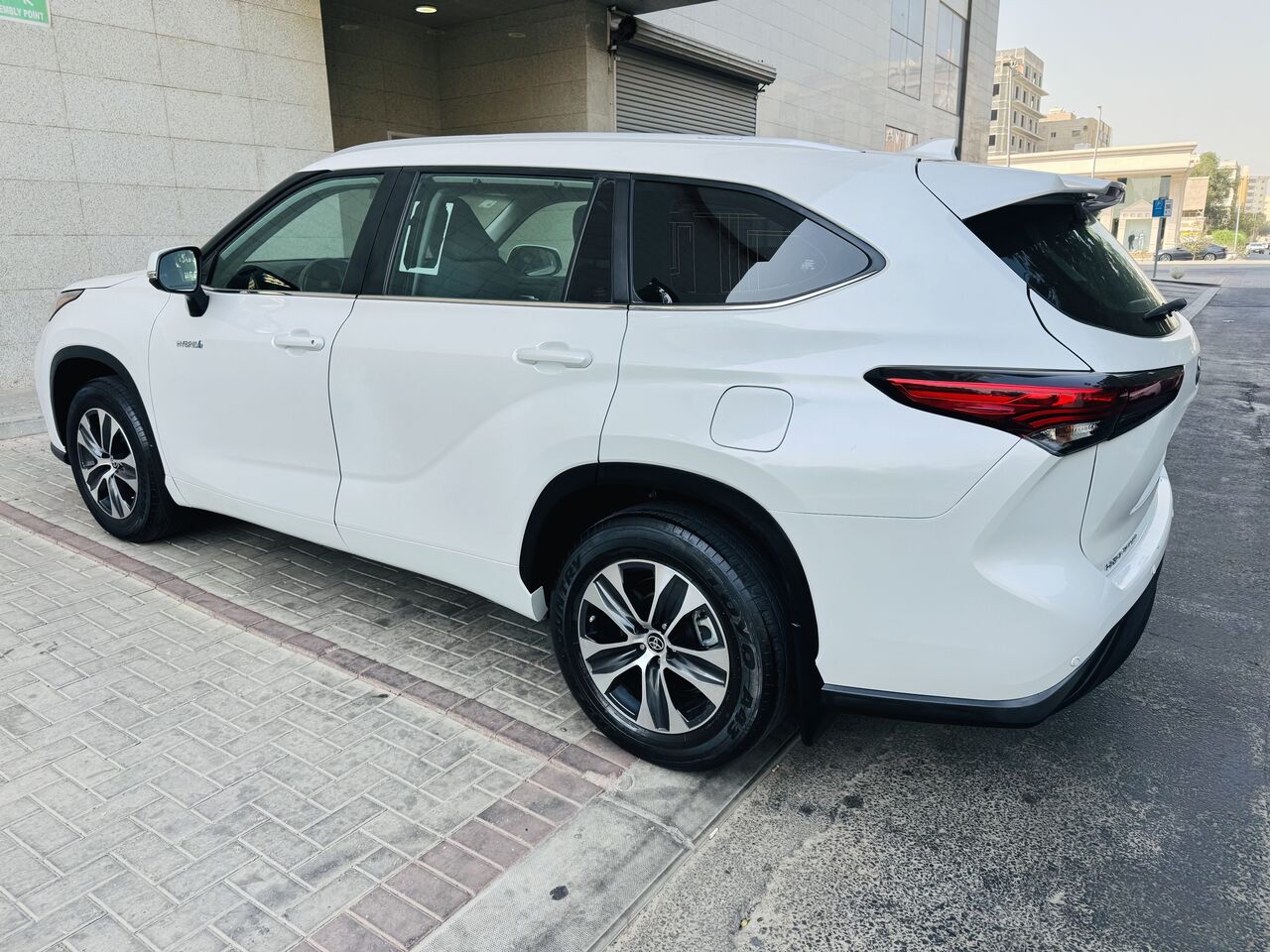 Jeddah, Vehicles, Cars & Trucks , SAR 119000,  Toyota Highlander Hybrid,  2023,  Automatic,  62000 KM,  Good Condition