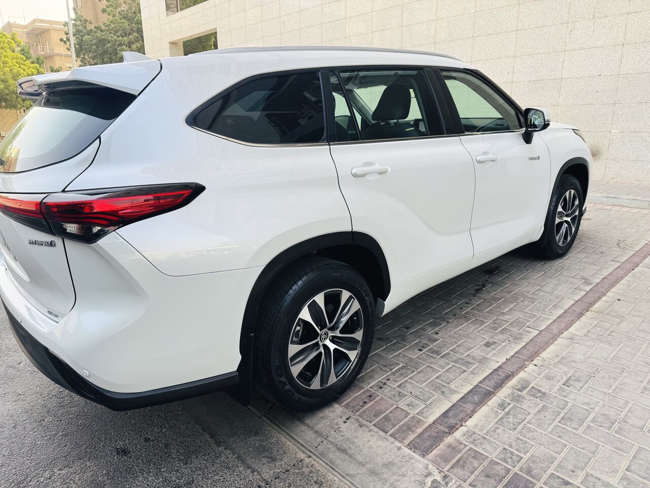 Jeddah, Vehicles, Cars & Trucks , SAR 119000,  Toyota Highlander Hybrid,  2023,  Automatic,  62000 KM,  Good Condition